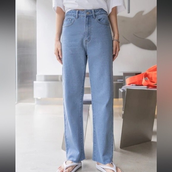 Dazy SHEIN Zipper Fly Raw Hem Straight Leg Jeans Size Small - Picture 3 of 8